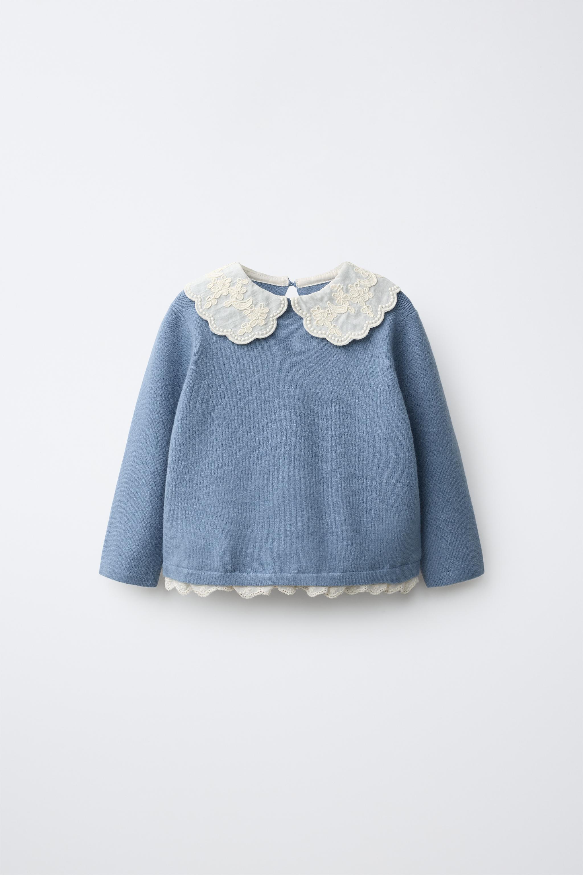 PULL EN MAILLE À COL BRODÉ